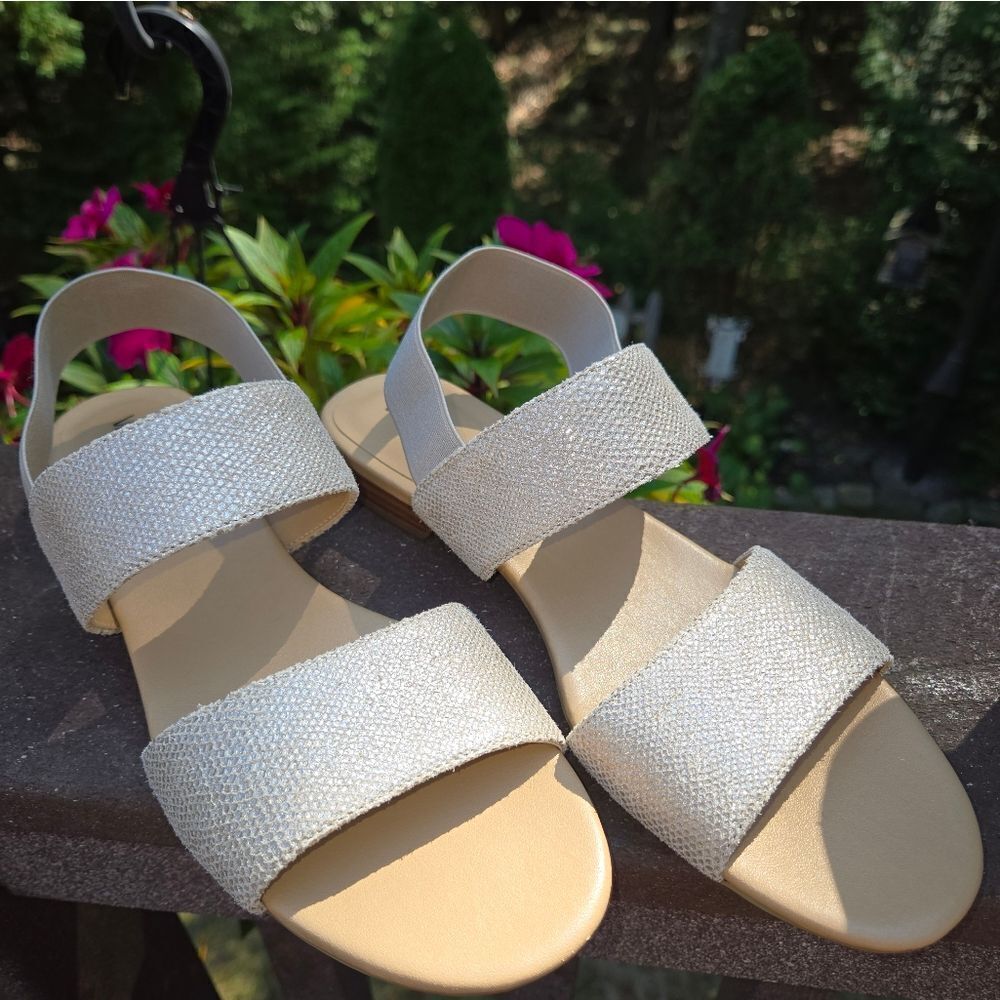 Vaneli Women's Beige Textured Sandals Size 8